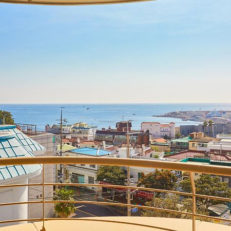Hotel Bridge Сеогвипо Екстериор снимка