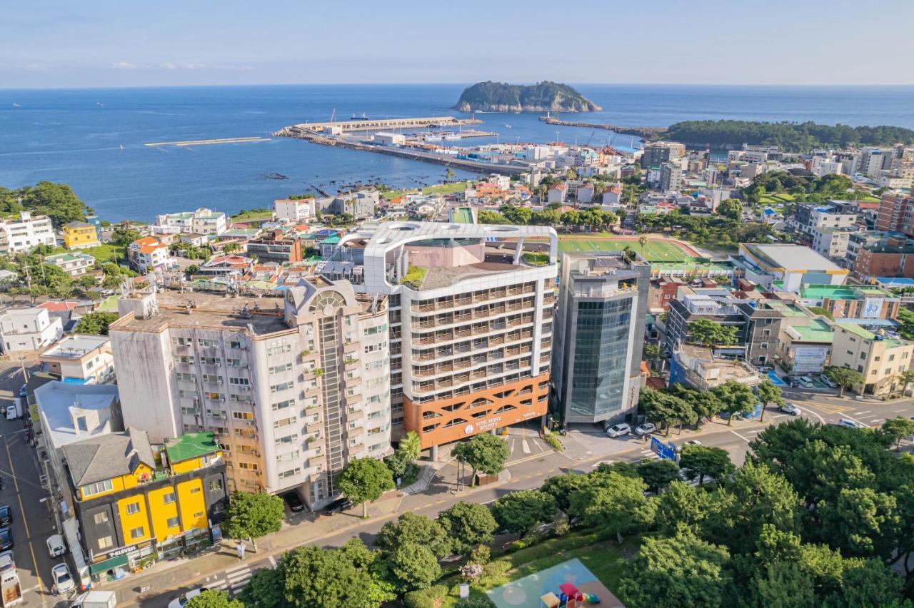 Hotel Bridge Сеогвипо Екстериор снимка